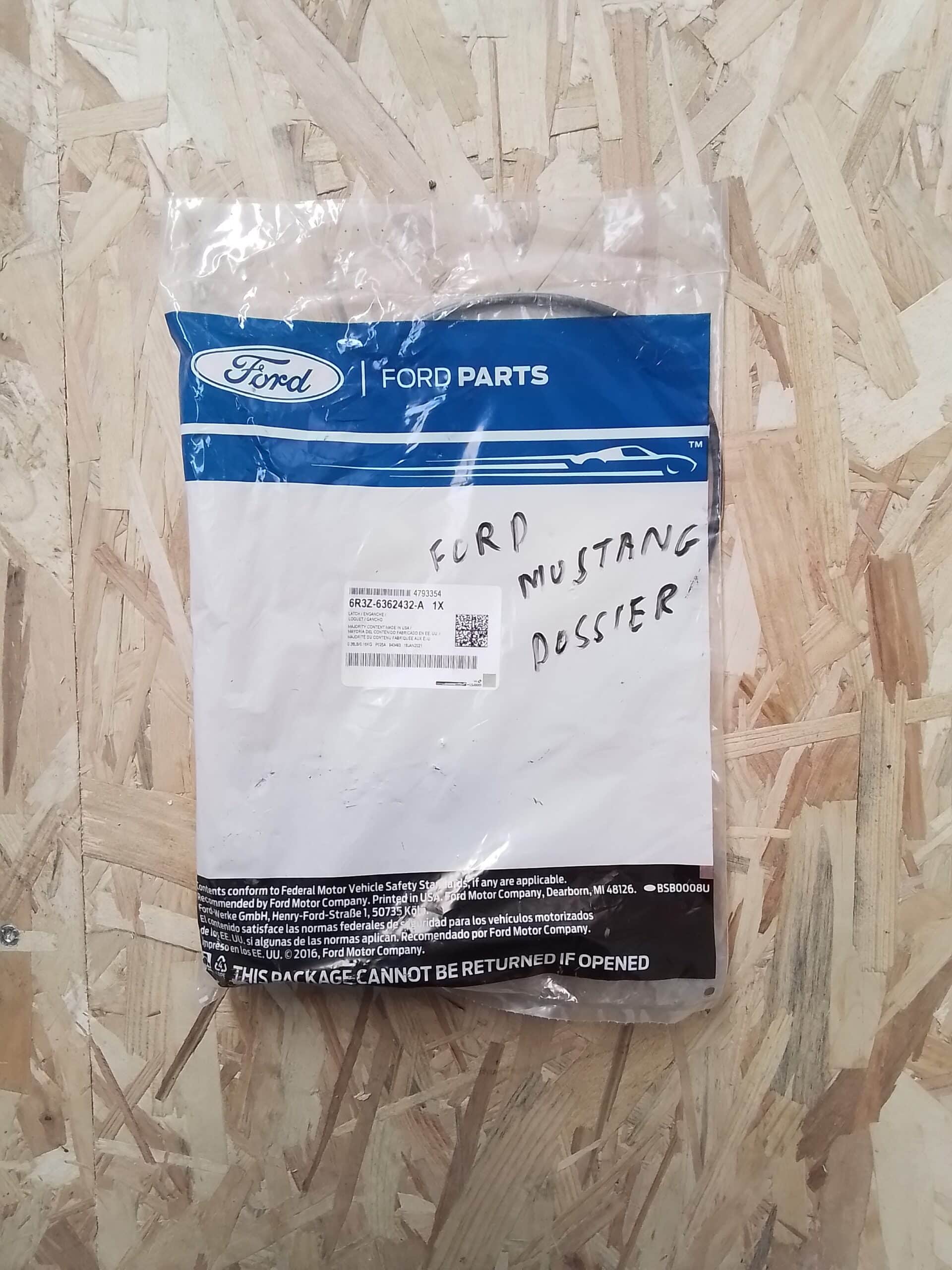 LOQUET À BOUTON GAUCHE FORD MUSTANG